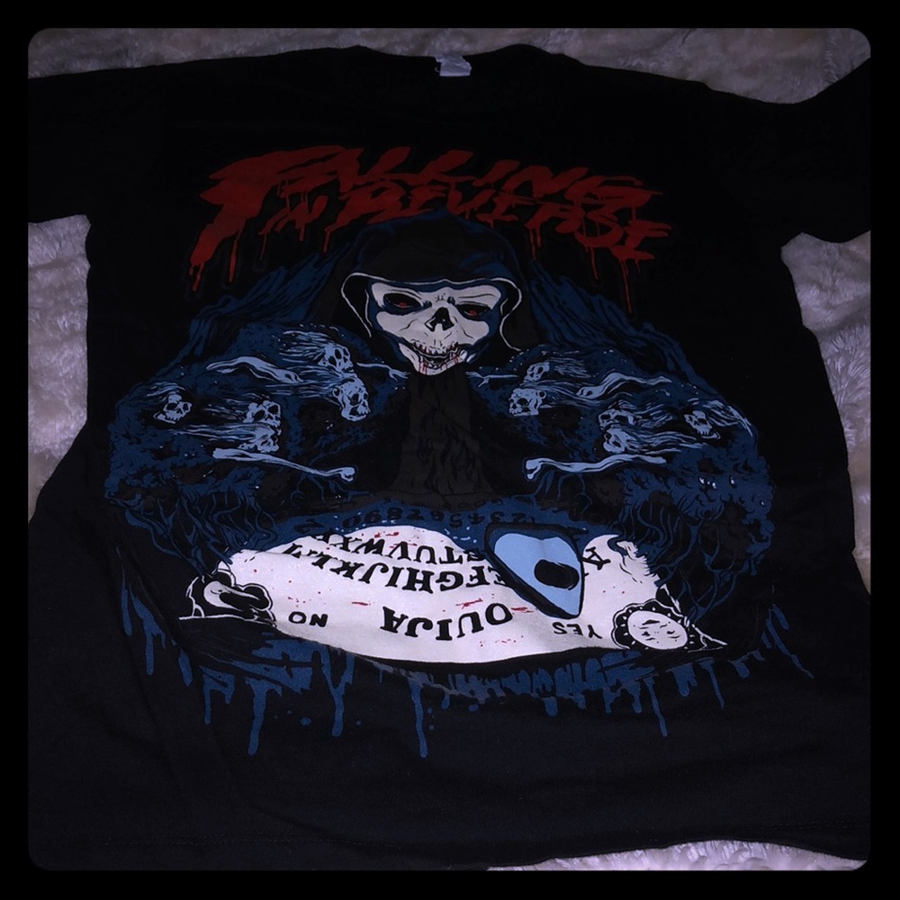𝑭𝑨𝑳𝑳𝑰𝑵𝑮 𝑰𝑵 𝑹𝑬𝑽𝑬𝑹𝑺𝑬  𝑻𝒆𝒆